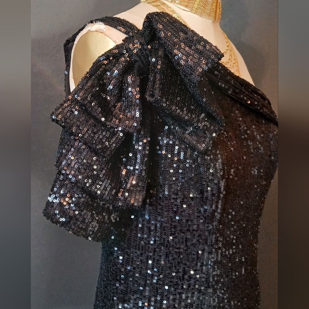 Mac Duggal sequin gown - Picture 3 of 12